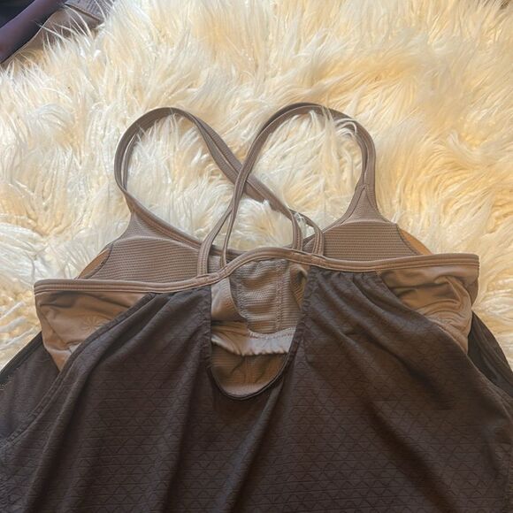 Athleta Women's Tank Top Hidden Agenda Bra
Tank Brown Strappy Back Size M - Picture 5 of 5